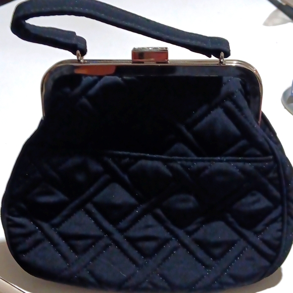 Vera Bradley Crossbody/Handbag Cushioned Signature Embossed Blk NWOT - Picture 2 of 7